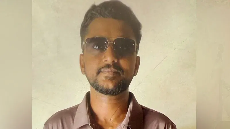 ಮೆಟ್ರೋ ಪ್ರಯಾಣದ ವೇಳೆ ಮಹಿಳೆಯರ ಆಕ್ಷೇಪಾರ್ಹ ದೃಶ್ಯಗಳನ್ನು ಚಿತ್ರೀಕರಿಸಿದ್ದ ಯುವಕ ಬಂಧನ Youth arrested for filming objectionable scenes of women while travelling in metro