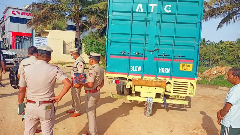 ತುಮಕೂರಿನಲ್ಲಿ ಭೀಕರ ರಸ್ತೆ ಅಪಘಾತ – ಮೂವರು ಬೈಕ್‌ ಸವಾರರು ದುರ್ಮರಣ Terrible road accident in Tumkur – Three bikers die