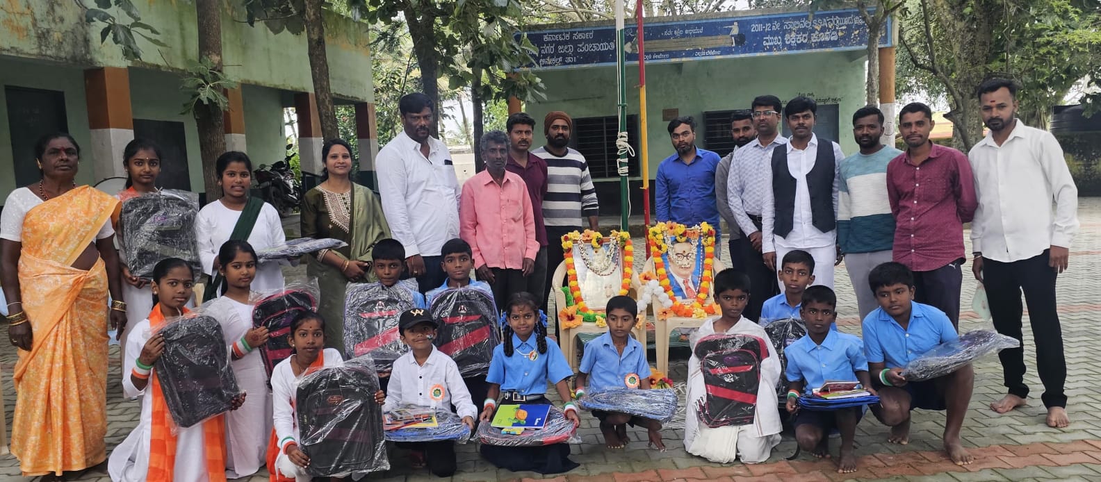 ಯುವ ಜನರು ದೇಶವನ್ನು ಕಟ್ಟುವ ವೀರ ಸೇನಾನಿಗಾಳಗಬೇಕು : ರಾಜ್ಯ ಪ್ರಶಸ್ತಿ ವಿಜೇತ ಆನಂದ್ ಸಿ ತಿರುಮಲ ಅಭಿಮತ