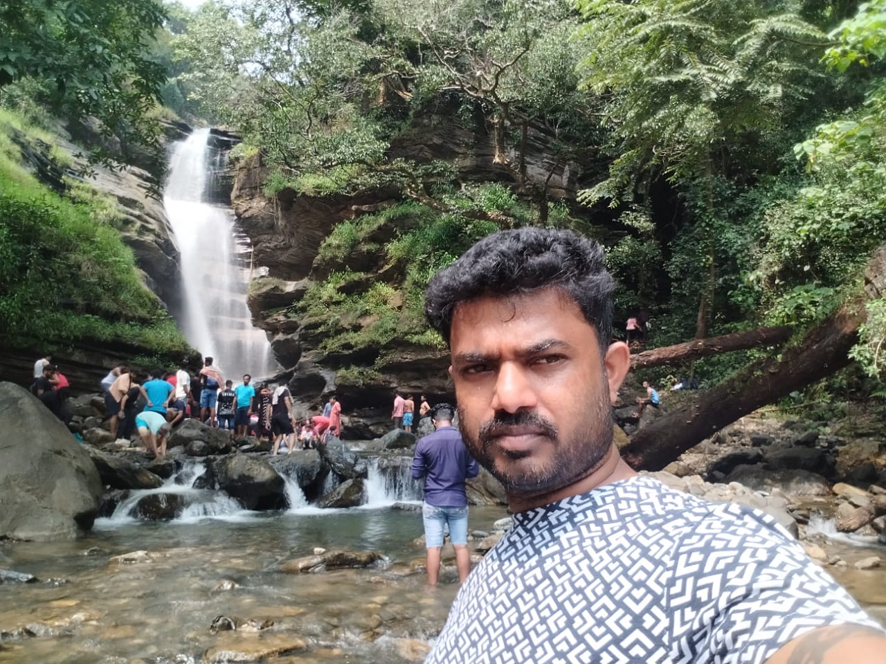 ನೆಲಮಂಗಲ: ವೇಗದ ಲಾರಿ ಡಿಕ್ಕಿ – 35 ವರ್ಷದ ಅರುಣ್ ಕುಮಾರ್ ಸ್ಥಳದಲ್ಲೇ ದುರ್ಘಟನೆಯಲ್ಲಿ ಬಲಿ