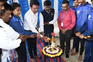 ಶಿಕ್ಷಣದ ಜೊತೆಗೆ ಕೌಶಲ್ಯ ಮತ್ತು ಸಮಾಜಸೇವೆಯ ಮನೋಭಾವ ಬೆಳೆಸಿಕೊಳ್ಳಿ: ಚಿಕ್ಕಮಾರನಹಳ್ಳಿ ಅನಂತ್